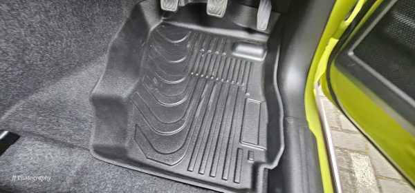 Suzuki Jimny 3 Piece moulded Mat Set Manual and Automatic 3 Door only - Image 2